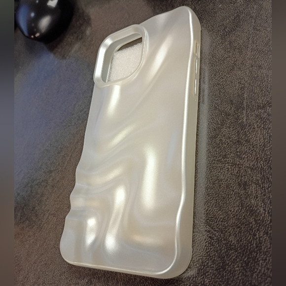 3D Bibbo White Patterned Fitted Case for iPhone 13 Pro Max - Picture 4 of 6